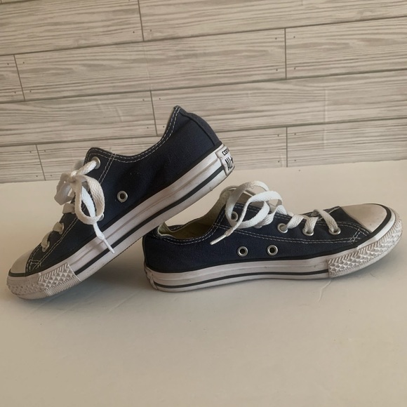 Boys Converse Size 3 - Picture 3 of 6